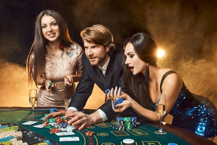 Fitur kartu Hold'em untuk dewasa
